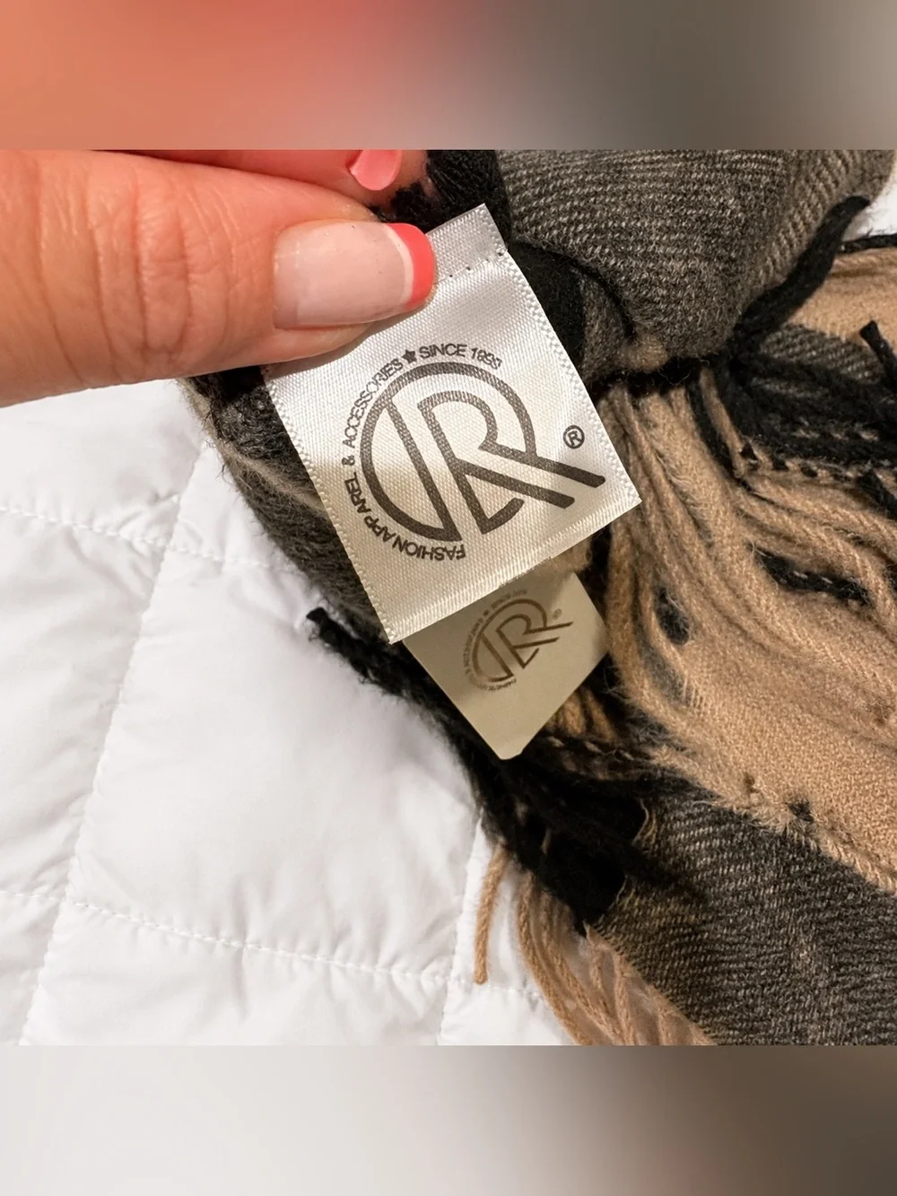 NWT Boutique Oversized Plaid Fringe Blanket Scarf Super Soft Wrap